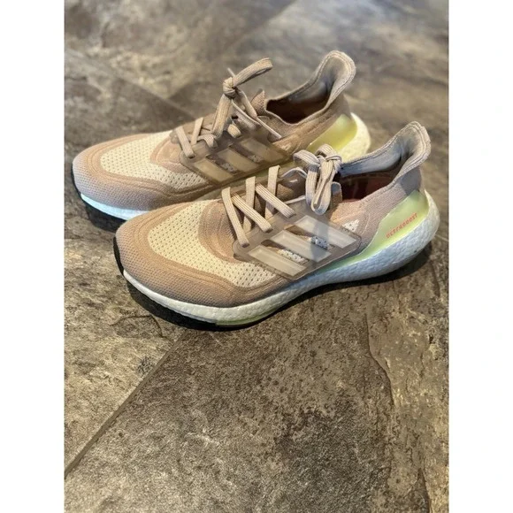 Adidas Ultraboost 21 Running Shoes Ash Pearl Halo Ivory Women's Size 7.5 EUC - Picture 3 of 9